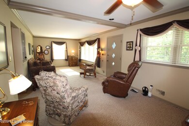 6208 Apex Dr, Louisville, KY 40219 - photo 6