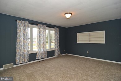 3214 Stoudts Ferry Bridge Rd, Reading, PA 19605 - photo 6