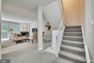 10472 Parthenon Ct, Bethesda, MD 20817 - photo 3