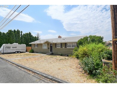 823 NW 5th St, Pendleton, OR 97801 - photo 3