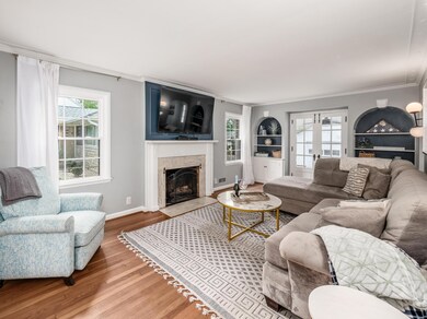 55 W Henderson Rd, Columbus, OH 43214 - photo 3