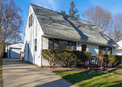 615 Paris Ave, Lansing, MI 48910 - photo 2