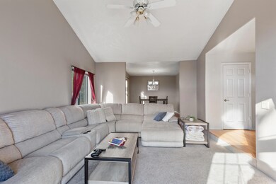 904 NW Regent Dr, Grants Pass, OR 97526 - photo 4