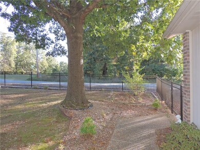 2 Clevedon Cir, Bella Vista, AR 72715 - photo 3