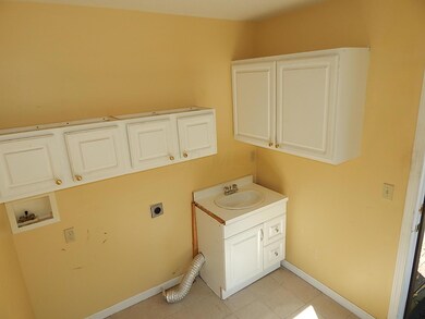 1st floor laundry