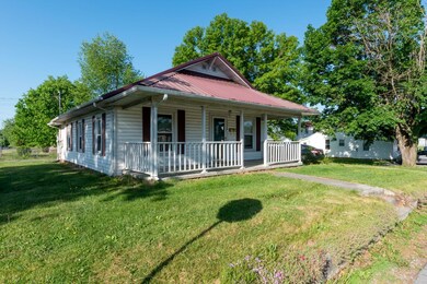 200 Lark St, Bristol, TN 37620 - photo 2