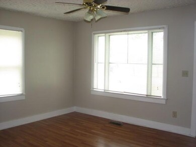 108 S Saltsman Dr, Hopkinsville, KY 42240 - photo 2