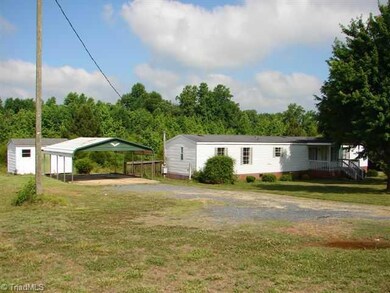 4627 Buffalo Ford Rd, Asheboro, NC 27205 - photo 2