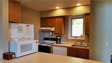 527 Fox Ridge Kitchen View 1