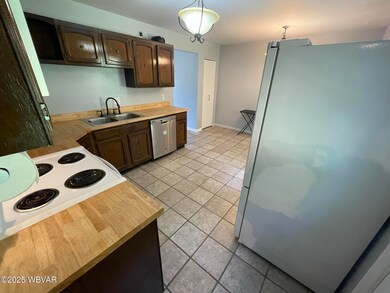 1061 Cloverton Dr, Columbia, PA 17512 - photo 6