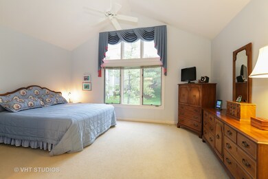 6 Biltmore Ct, Lake In the Hills, IL 60156 - photo 2