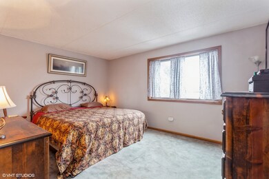 1251 Chalet Rd unit 201, Naperville, IL 60563 - photo 6