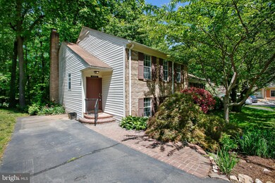 9988 Hemlock Woods Ln, Burke, VA 22015 - photo 2