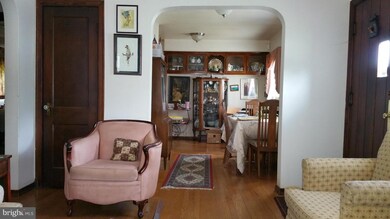 5301 N Englewood Dr, Hyattsville, MD 20785 - photo 5