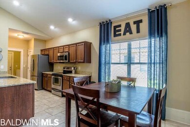 Kitchen/Breakfast Nook