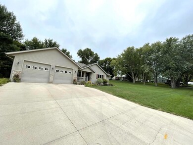 1622 Keystone Dr, Albert Lea, MN 56007 - photo 2