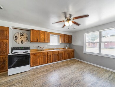 1129 5th St, Rosenberg, TX 77471 - photo 5