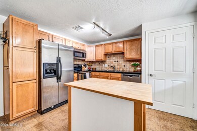 1611 W Willow Ave-16
