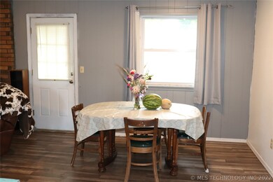 416 E Maple St, Skiatook, OK 74070 - photo 4