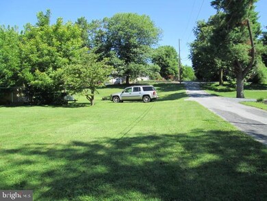 131 E Main St, Brownstown, PA 17508 - photo 7