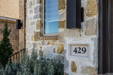 429 Juana Way, New Braunfels, TX 78132 - photo 2