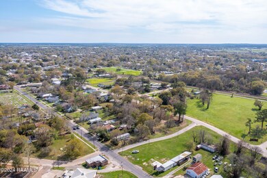 1030 W Saint Peter St, New Iberia, LA 70560 - photo 5