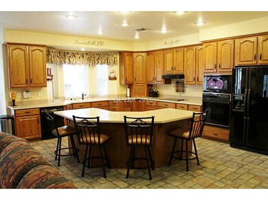 Kitchen. spacious kitchen with walk in pantry, cor