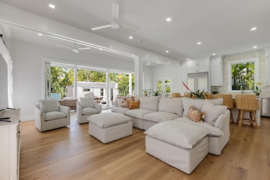 1114 GRINNELL ST WEB-14