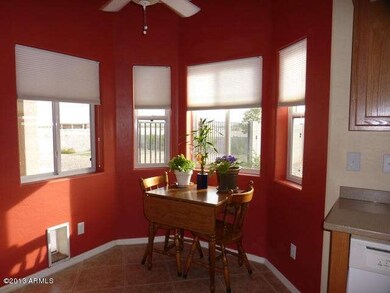 Sunny bay breakfast nook
