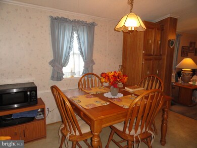 329 Ashford Ln, Hereford, PA 18056 - photo 4