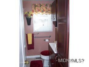 1st Floor Bathroom
