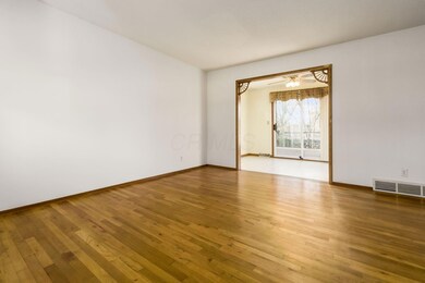 2487 Maybury Rd, Columbus, OH 43232 - photo 5