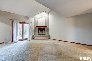 2611 S Chase Dr, Springfield, IL 62704 - photo 6