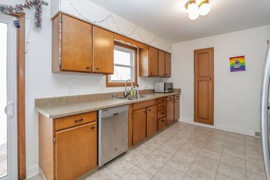 272 Waterman St, Oregon, WI 53575 - photo 5