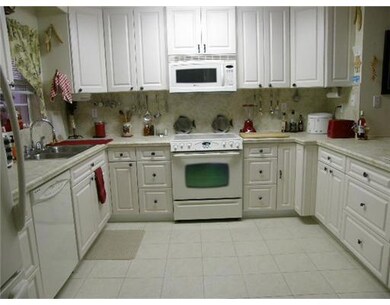 Kitchen. This kitchen is just perfect for entertai