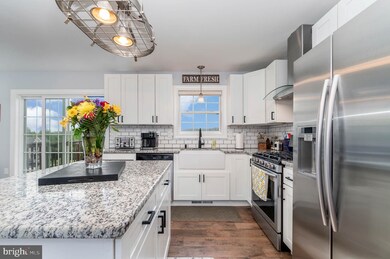 315 Riviera St, Mount Wolf, PA 17347 - photo 6