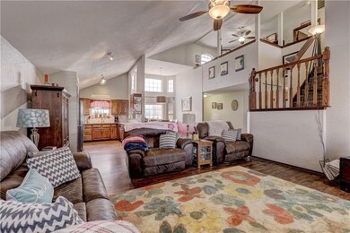 501 Gyrfalcon Dr, Norman, OK 73072 - photo 5