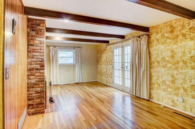 979 McNaughten Rd, Columbus, OH 43213 - photo 3