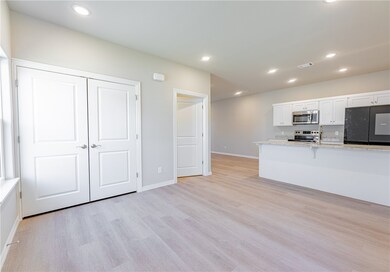 1602 SW Casuarina St unit 1, Bentonville, AR 72712 - photo 5