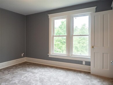 512 14th St SE, Cedar Rapids, IA 52403 - photo 5