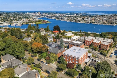 1902 Bigelow Ave N unit 404, Seattle, WA 98109 - photo 2