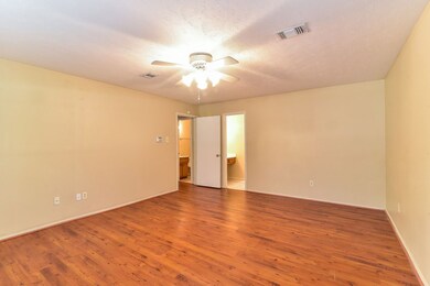 8 S High Oaks Cir, Spring, TX 77380 - photo 6