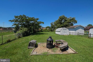 306 Maple Ave, Moorefield, WV 26836 - photo 5