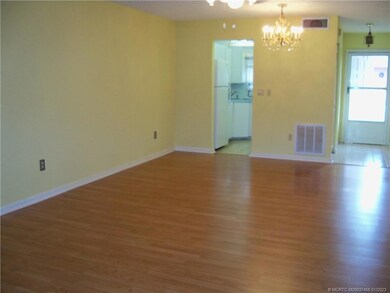 Living/dining area