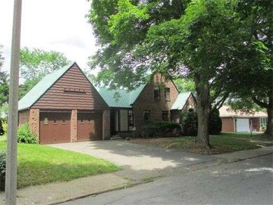 11 Lindbergh Ave, Holyoke, MA 01040 - photo 2