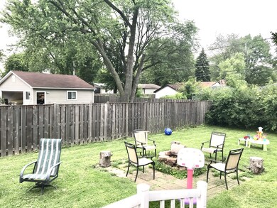 3200 Thrush Ln, Rolling Meadows, IL 60008 - photo 3