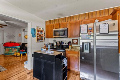 301 W Pleasant St, Aurora, MO 65605 - photo 7