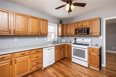 6741 University Ave, Windsor Heights, IA 50324 - photo 6