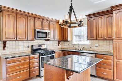 3 Marc Alton Ct Jackson NJ-large-024-37-