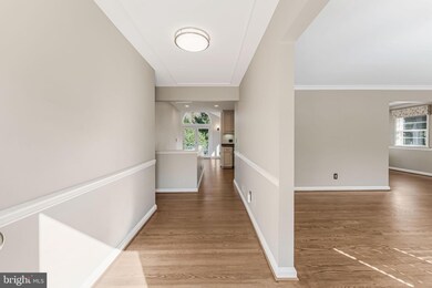 3867 N Chesterbrook Rd, Arlington, VA 22207 - photo 4